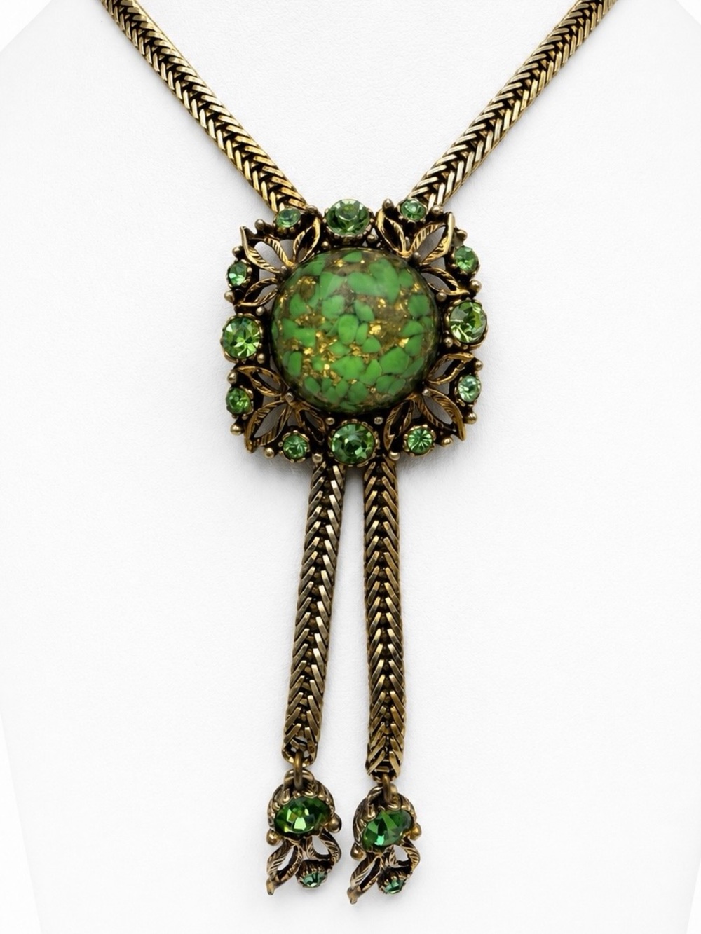 Vintage Green Glass Uranium Lariat Necklace
